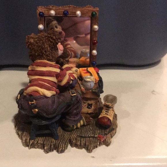 Nib Boyd’s graffitie put on your happy face - Picture 3 of 6